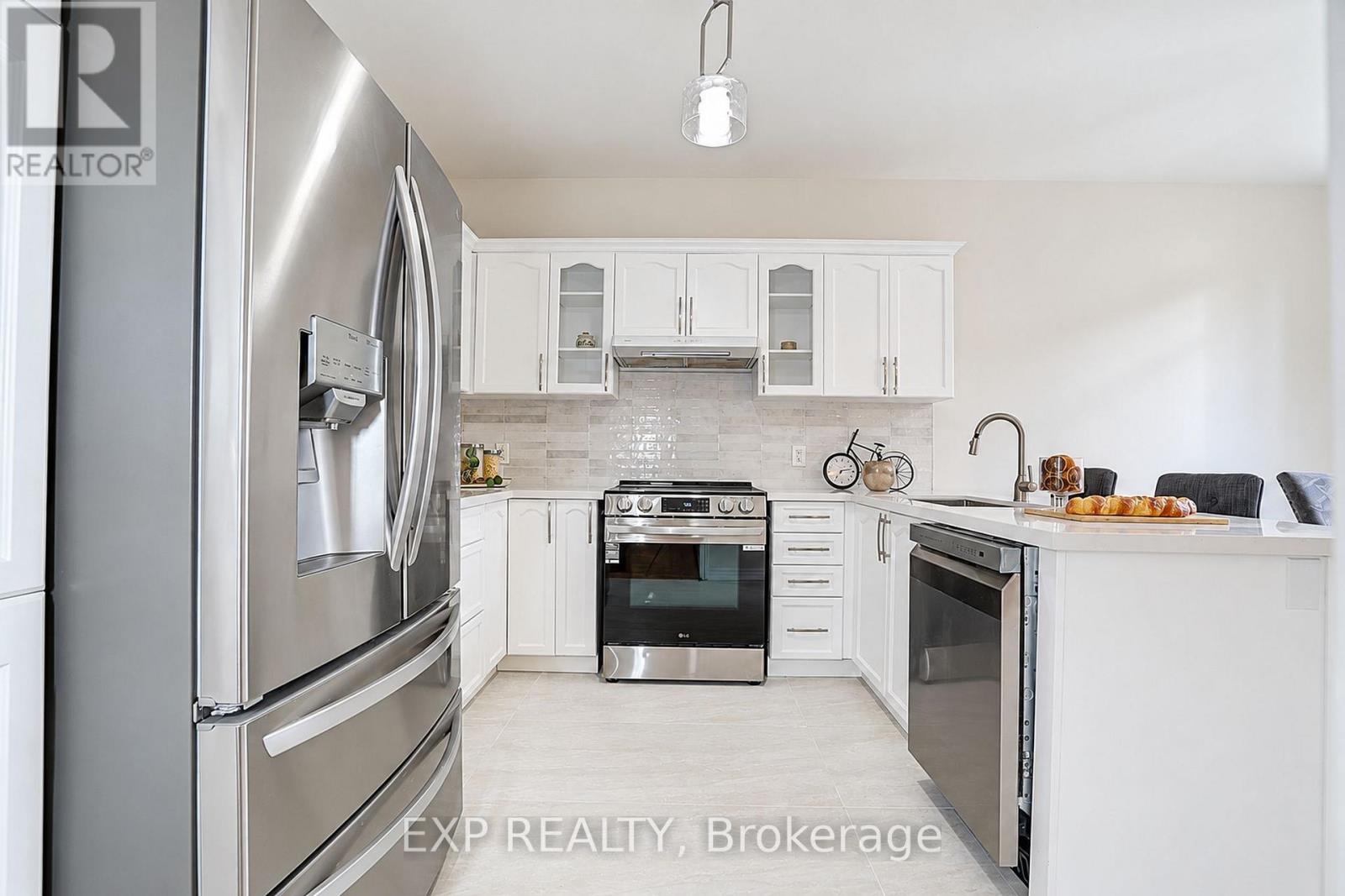 240 Aspenwood Drive, Newmarket, Ontario  L3X 3K7 - Photo 12 - N13847144
