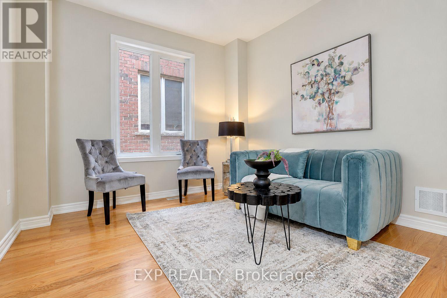 240 Aspenwood Drive, Newmarket, Ontario  L3X 3K7 - Photo 5 - N13847144