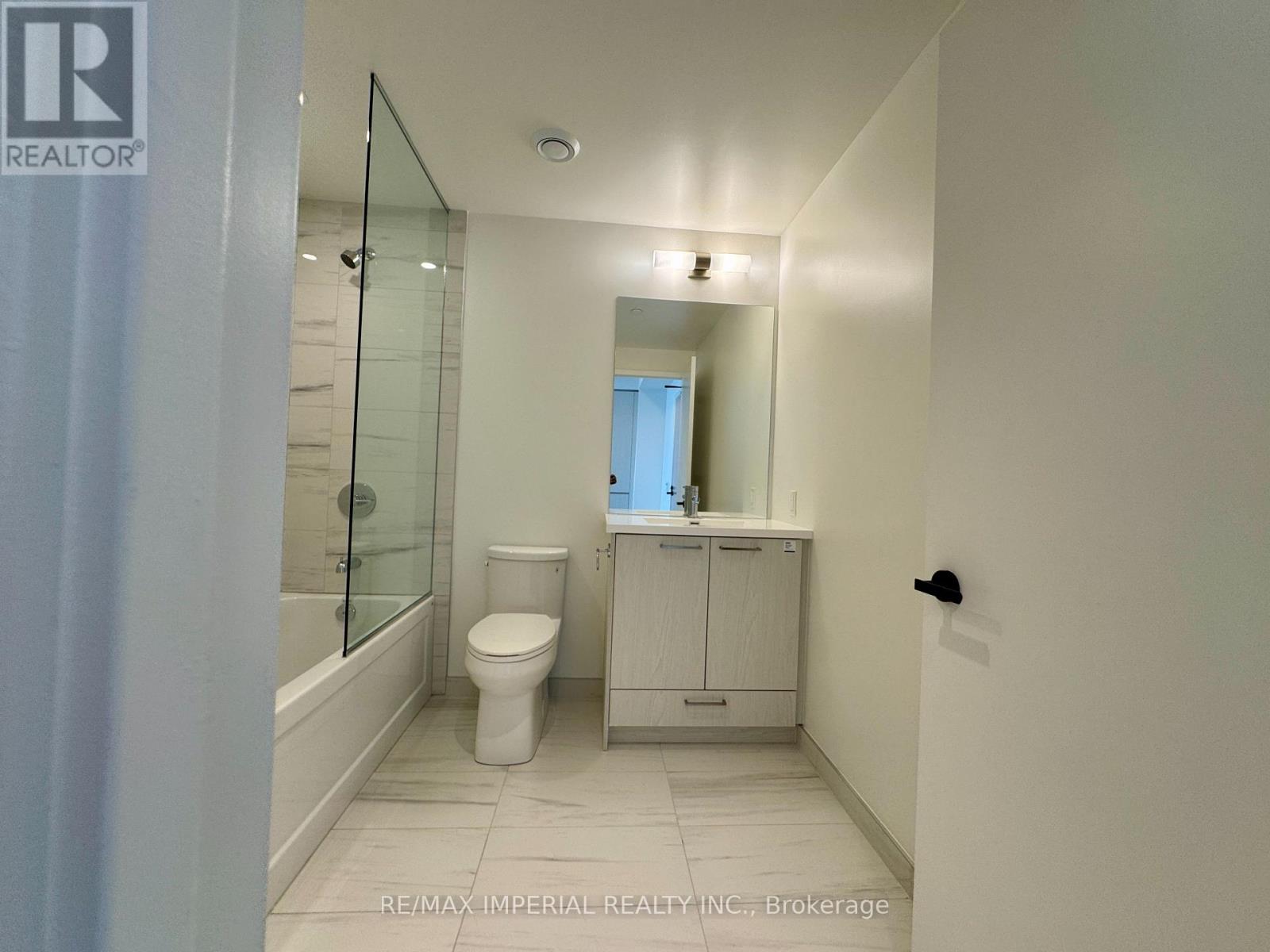 811 - 28 Interchange Way, Vaughan, Ontario  L4K 0P8 - Photo 8 - N13847174
