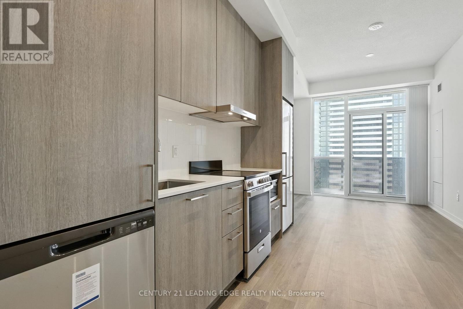 3217 - 195 Commerce Street, Vaughan, Ontario  L4K 0P9 - Photo 2 - N13847298