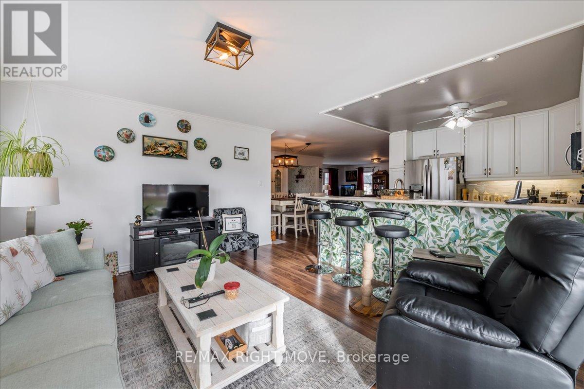 1 Sinclair Crescent, Ramara (Atherley), Ontario  L3V 6H7 - Photo 14 - S13847074