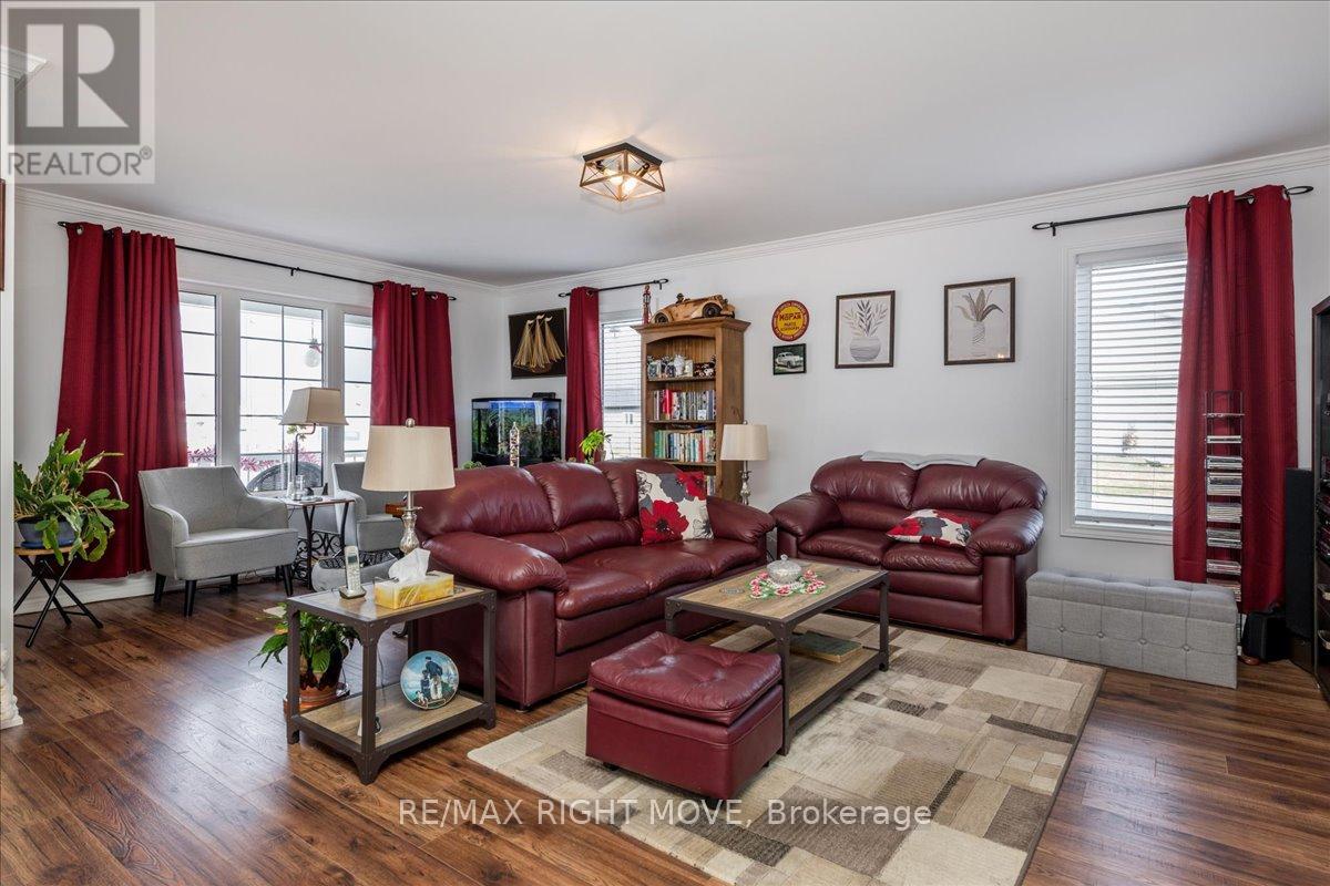 1 Sinclair Crescent, Ramara (Atherley), Ontario  L3V 6H7 - Photo 3 - S13847074