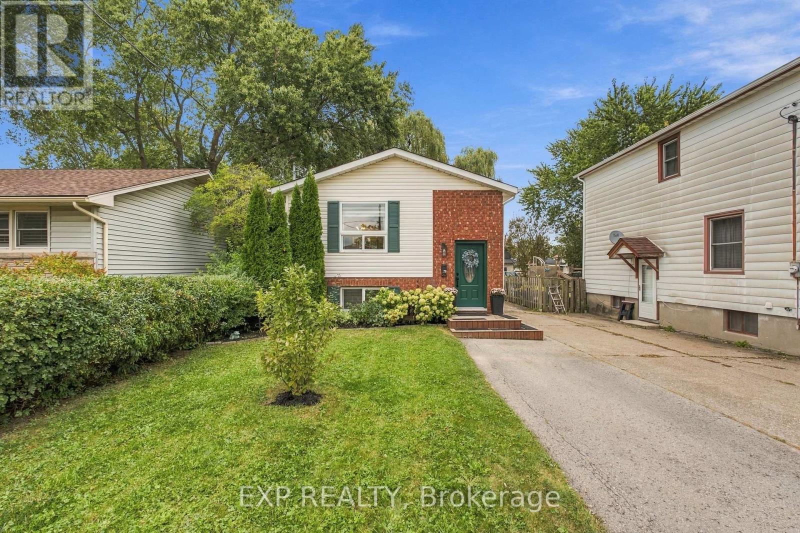 28 Maitland Street, Thorold, Ontario  L2V 3A7 - Photo 1 - X13846928