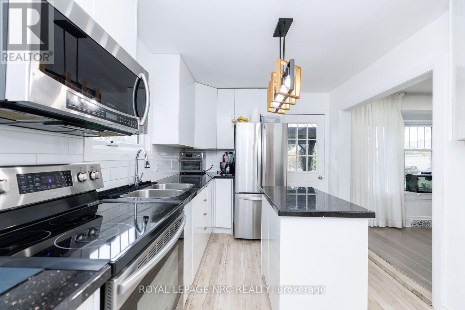 243 Geneva Street, St. Catharines, Ontario  L2R 4R2 - Photo 6 - X13846972