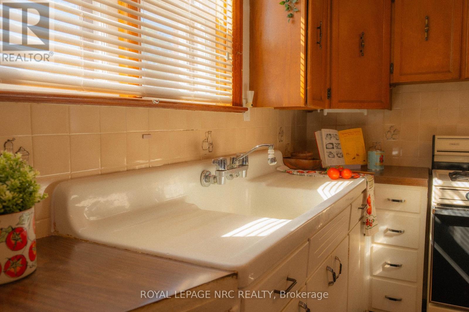 56 Lyons Avenue, Welland, Ontario  L3B 1L7 - Photo 9 - X13847072