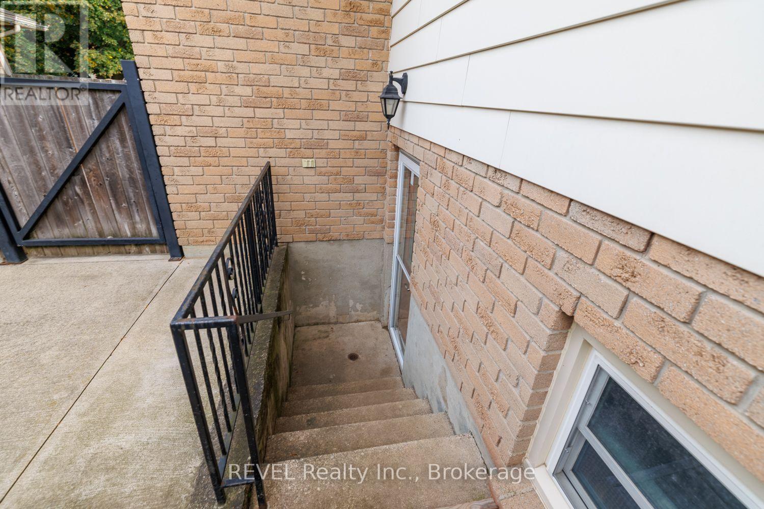 105 Elma Street, St. Catharines, Ontario  L2N 6Z8 - Photo 34 - X13847160