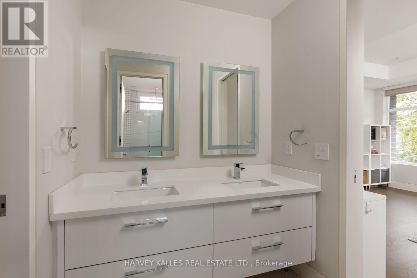 16 Graystone Gardens, Toronto, Ontario  M8Z 3C3 - Photo 29 - W13846858