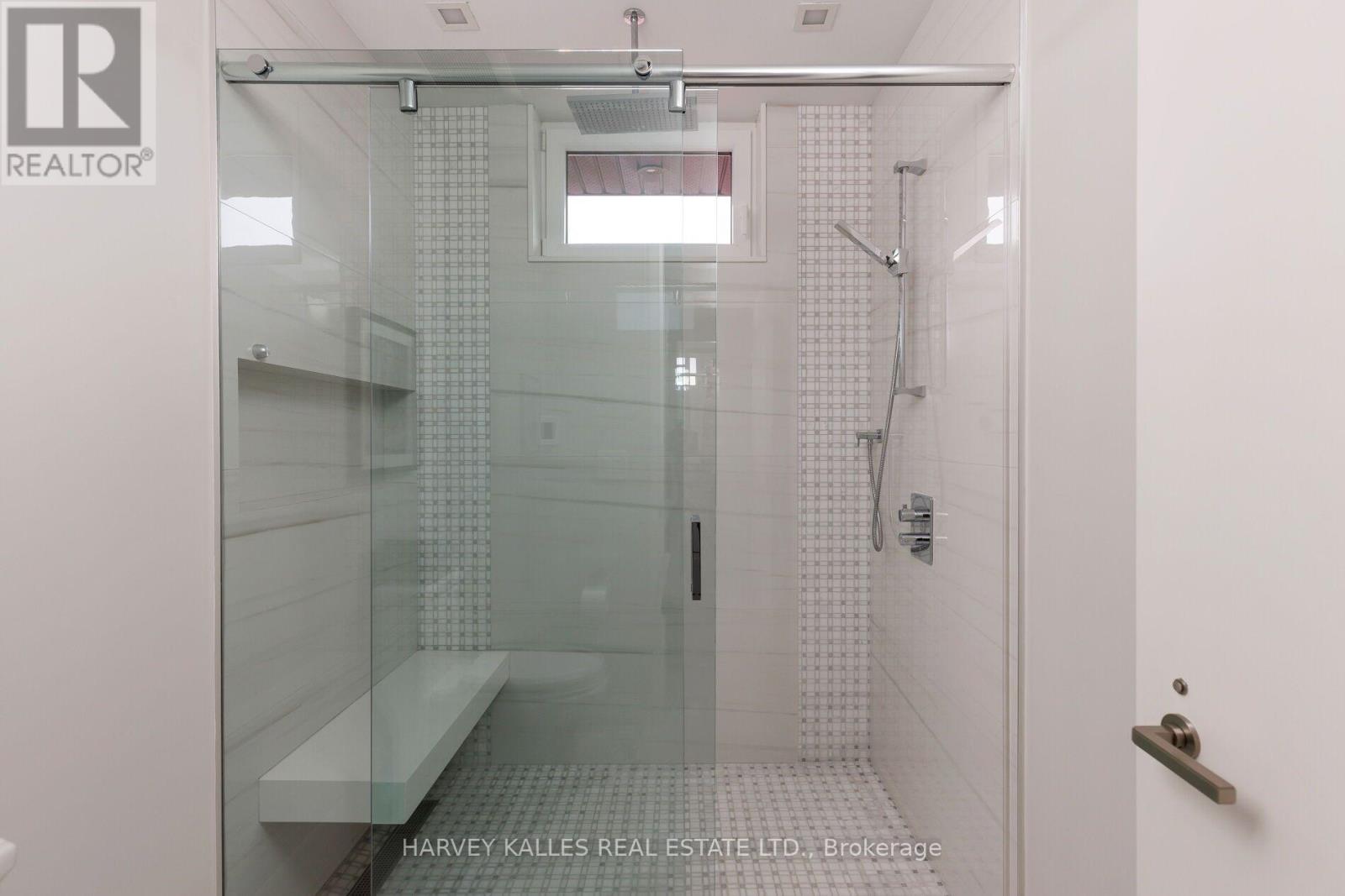 16 Graystone Gardens, Toronto, Ontario  M8Z 3C3 - Photo 30 - W13846858