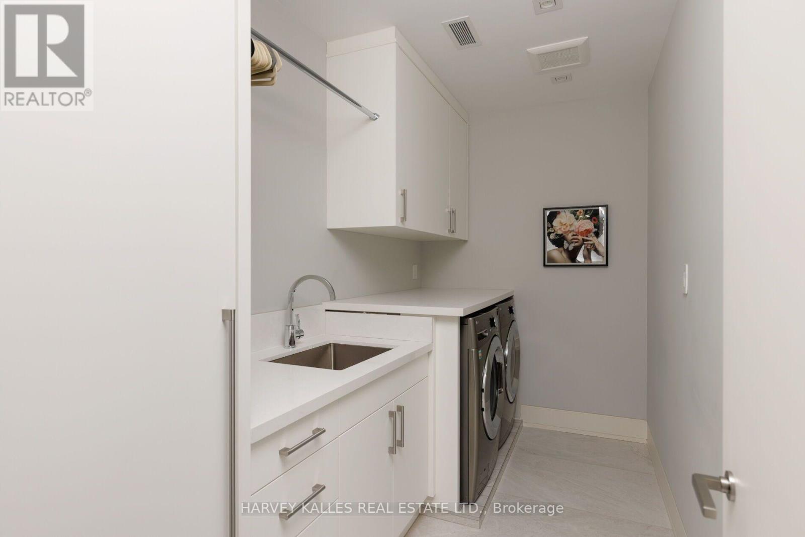 16 Graystone Gardens, Toronto, Ontario  M8Z 3C3 - Photo 35 - W13846858