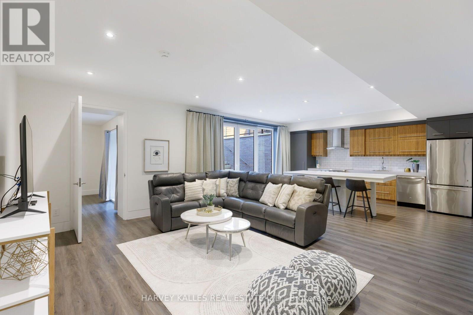 16 Graystone Gardens, Toronto, Ontario  M8Z 3C3 - Photo 36 - W13846858