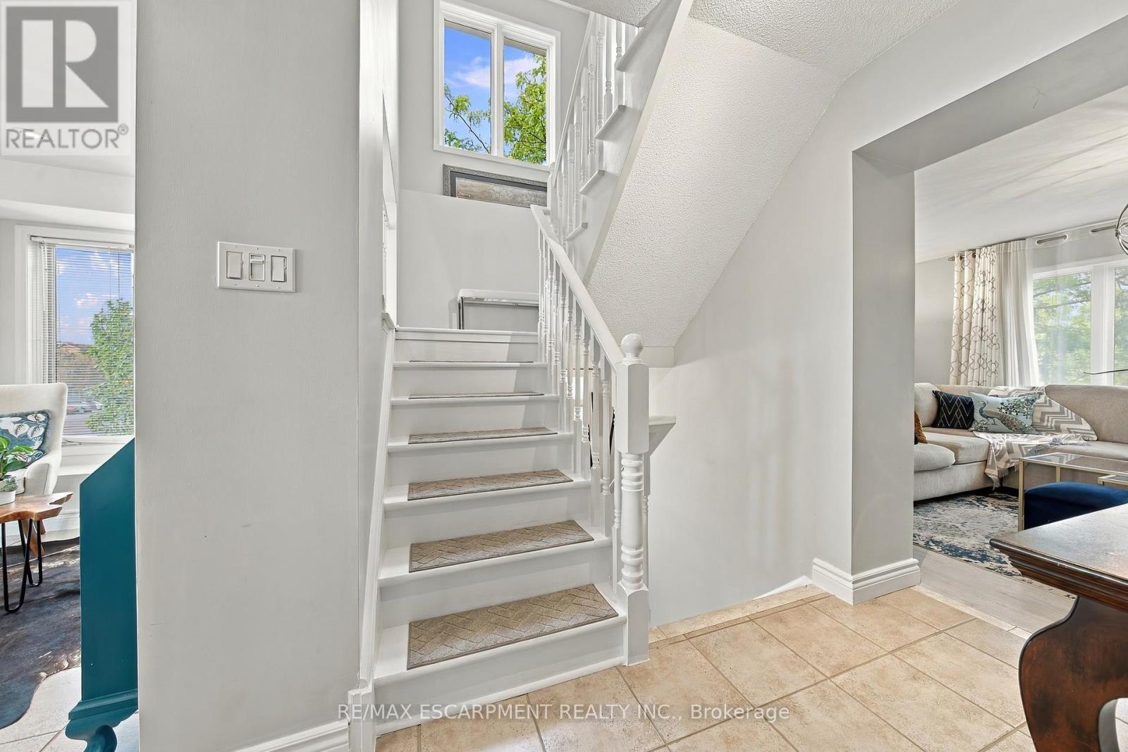 2239 Prescott Place, Burlington, Ontario  L7L 6L3 - Photo 17 - W13846870