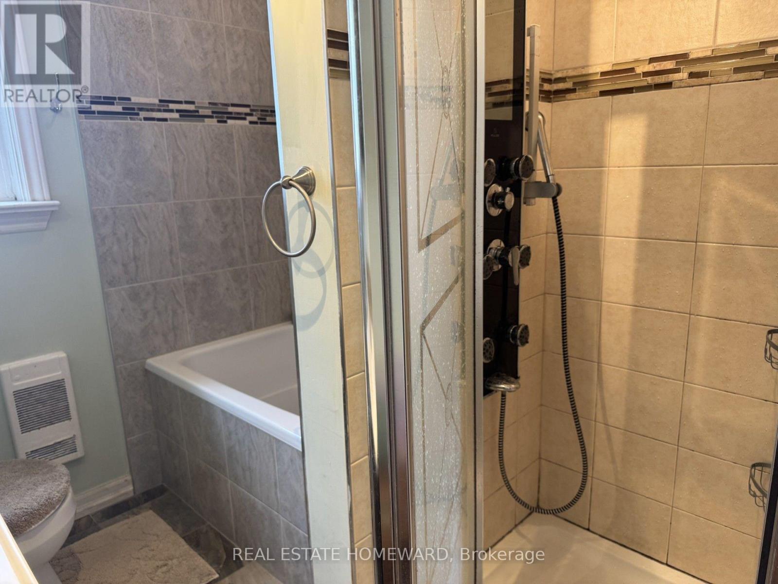 MAIN FLOOR - 1407 KENMUIR AVENUE