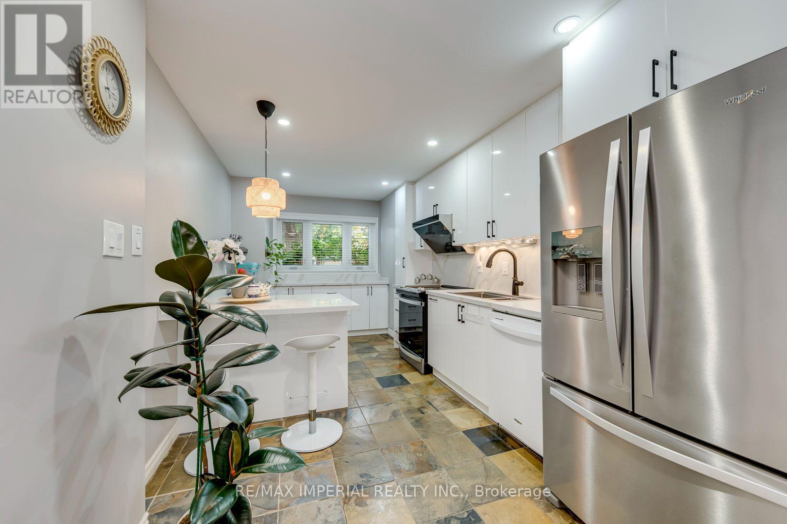 1107 Gable Drive, Oakville, Ontario  L6J 7R3 - Photo 12 - W13846942