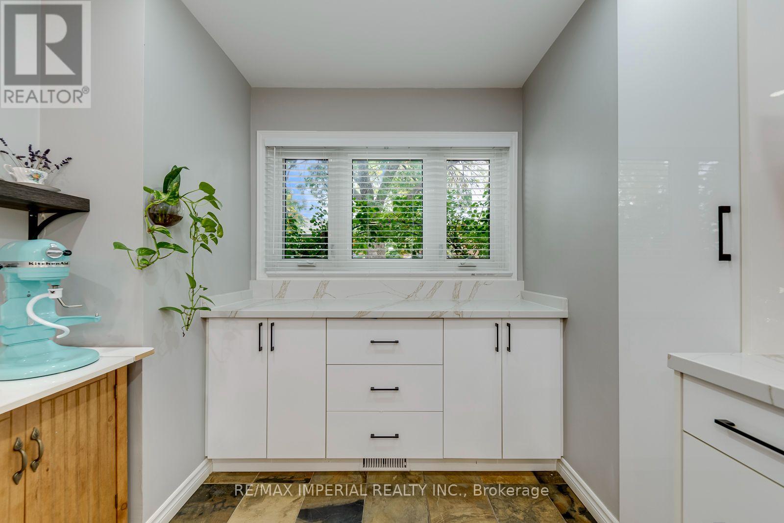 1107 Gable Drive, Oakville, Ontario  L6J 7R3 - Photo 15 - W13846942