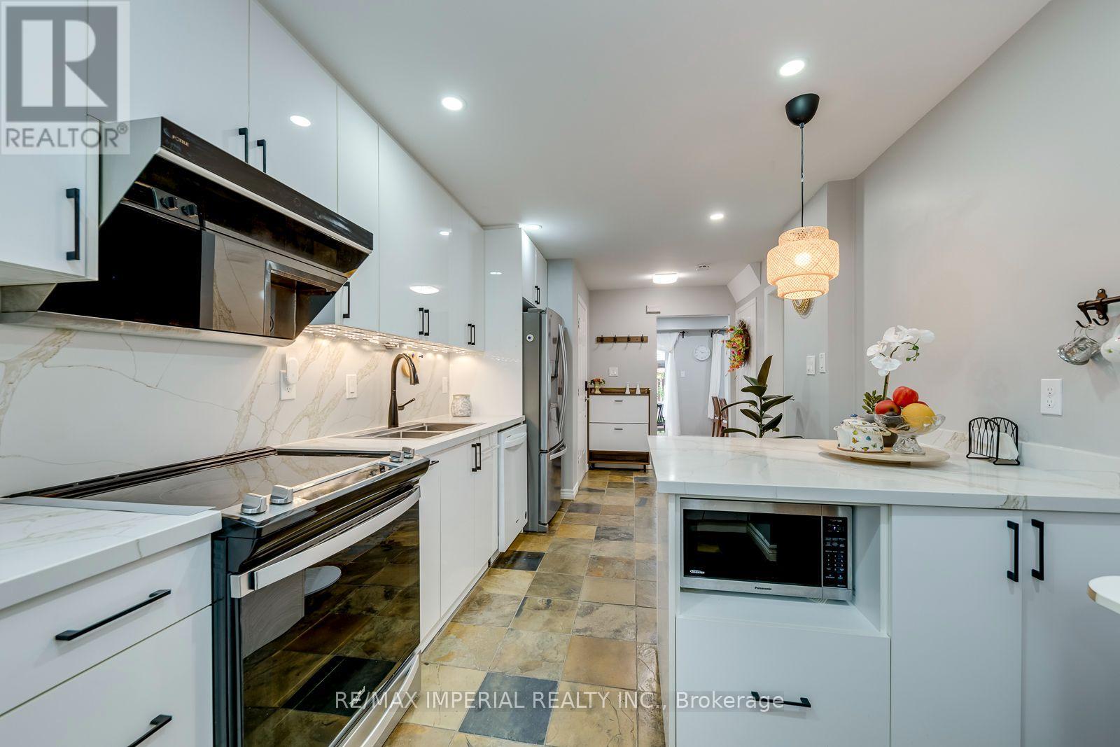 1107 Gable Drive, Oakville, Ontario  L6J 7R3 - Photo 16 - W13846942