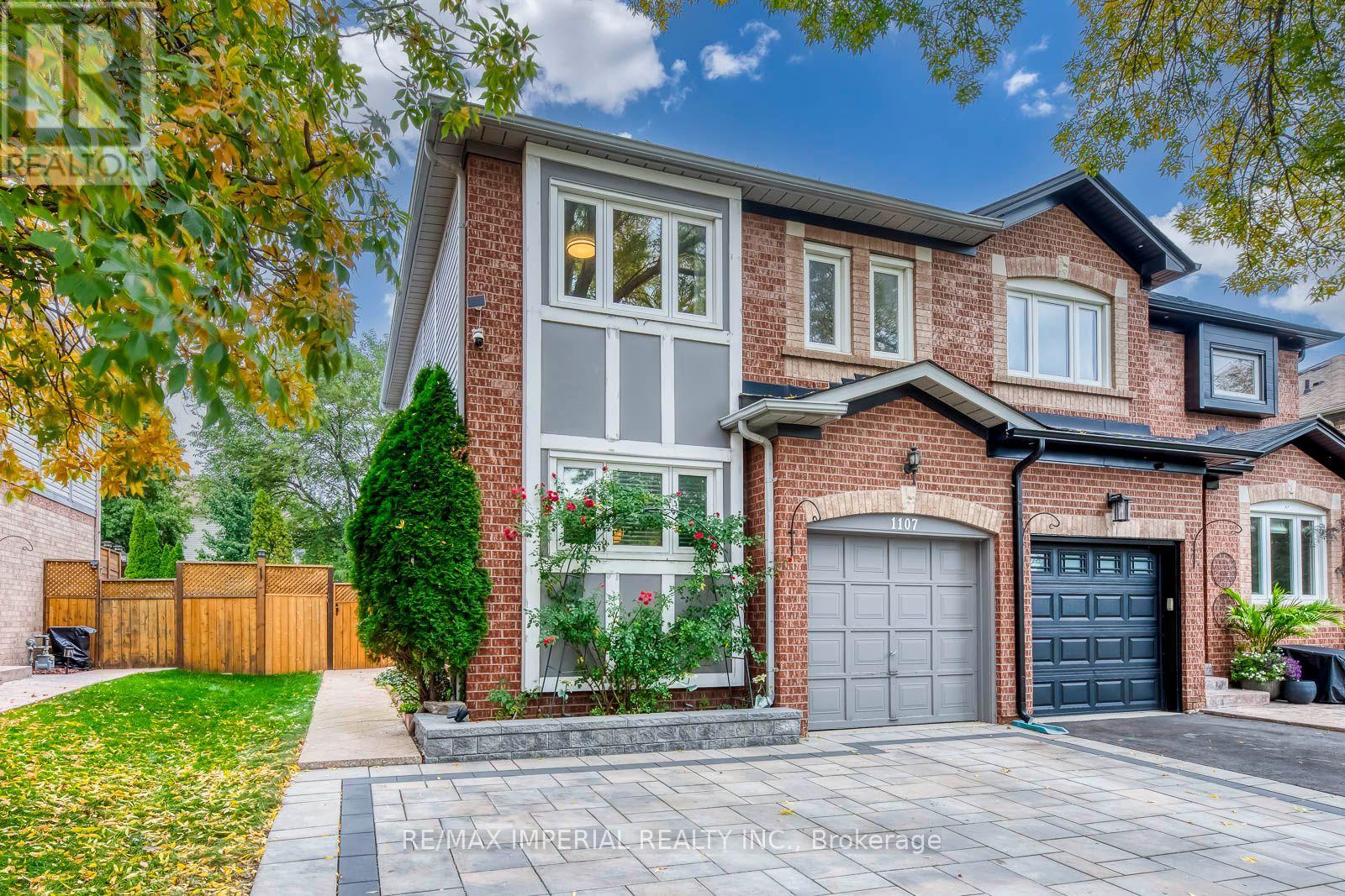 1107 Gable Drive, Oakville, Ontario  L6J 7R3 - Photo 2 - W13846942