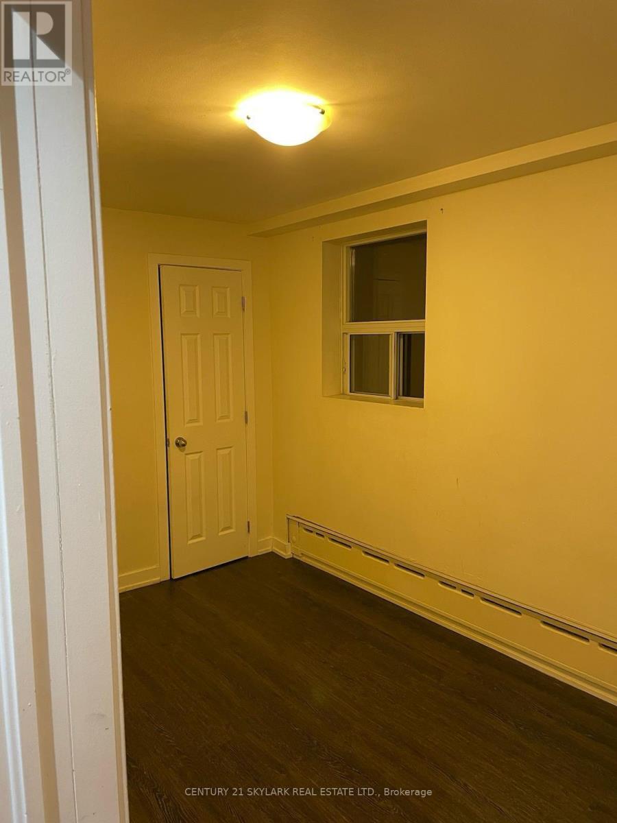 Lower - 78 Cavell Avenue, Toronto, Ontario  M8V 1P2 - Photo 8 - W13847024