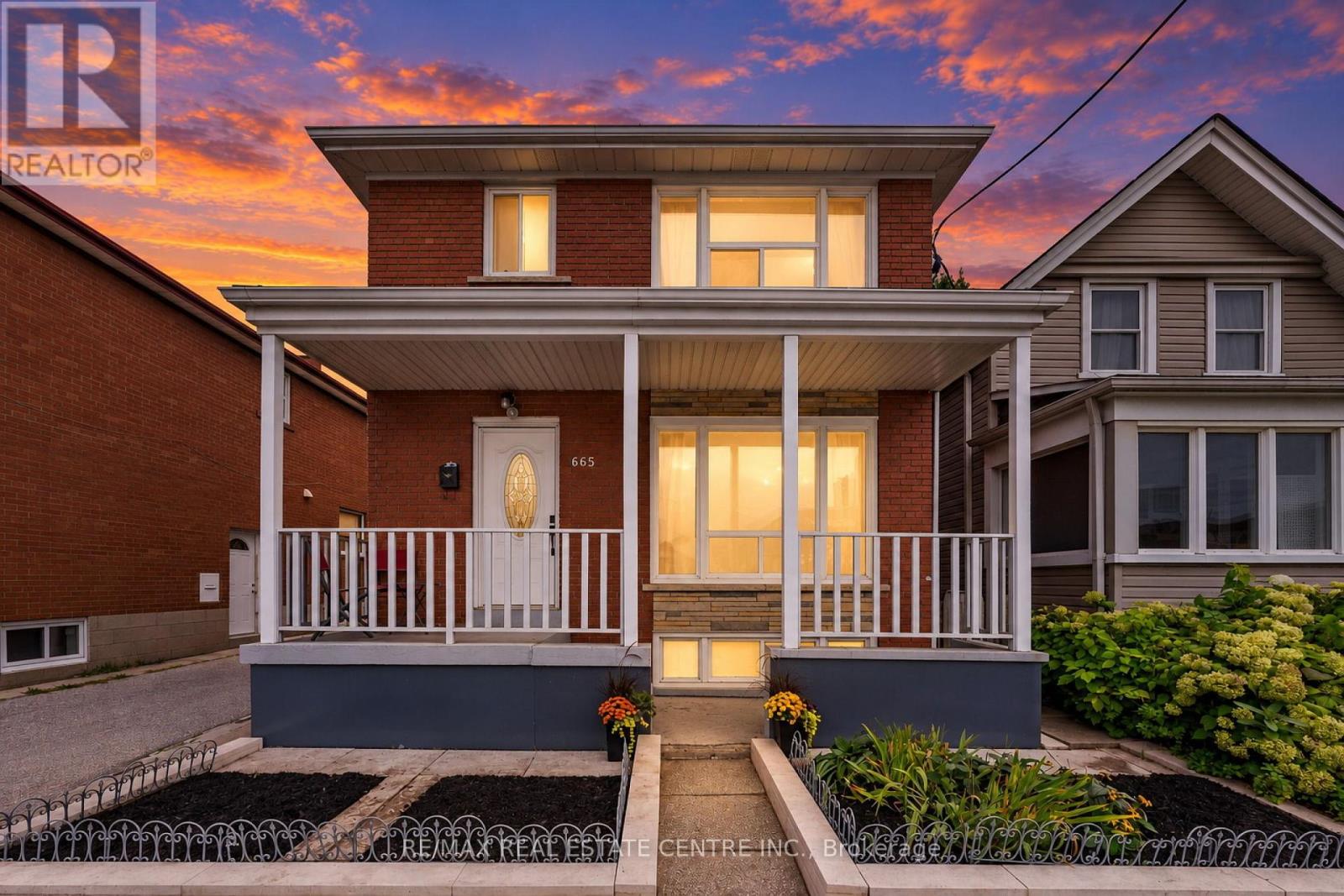665 Jane Street, Toronto, Ontario  M6N 4A6 - Photo 2 - W13847086