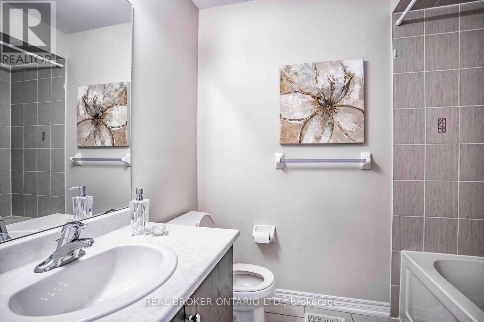 1424 Granrock Crescent, Mississauga, Ontario  L5V 0E1 - Photo 12 - W13847202