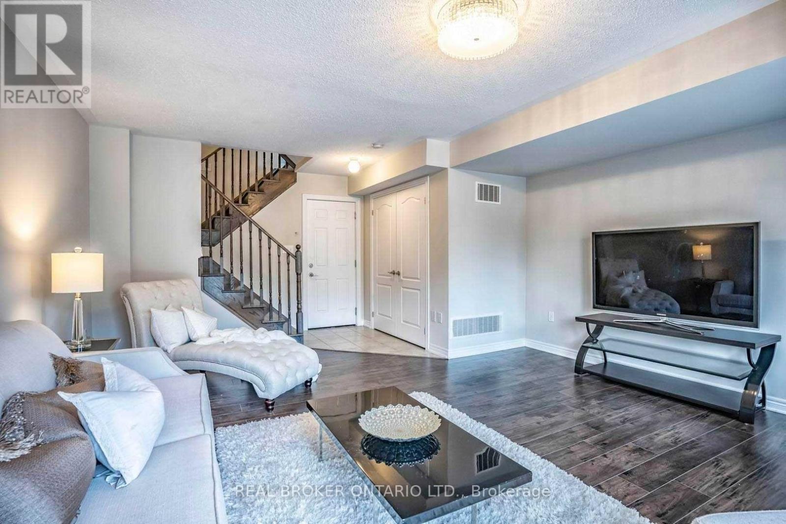 1424 Granrock Crescent, Mississauga, Ontario  L5V 0E1 - Photo 16 - W13847202