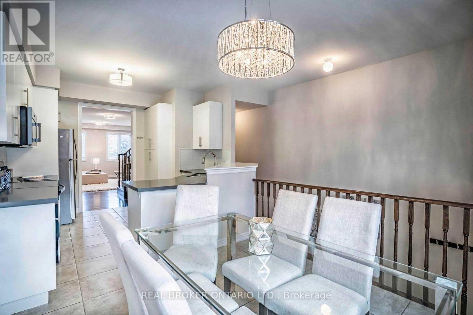 1424 Granrock Crescent, Mississauga, Ontario  L5V 0E1 - Photo 6 - W13847202