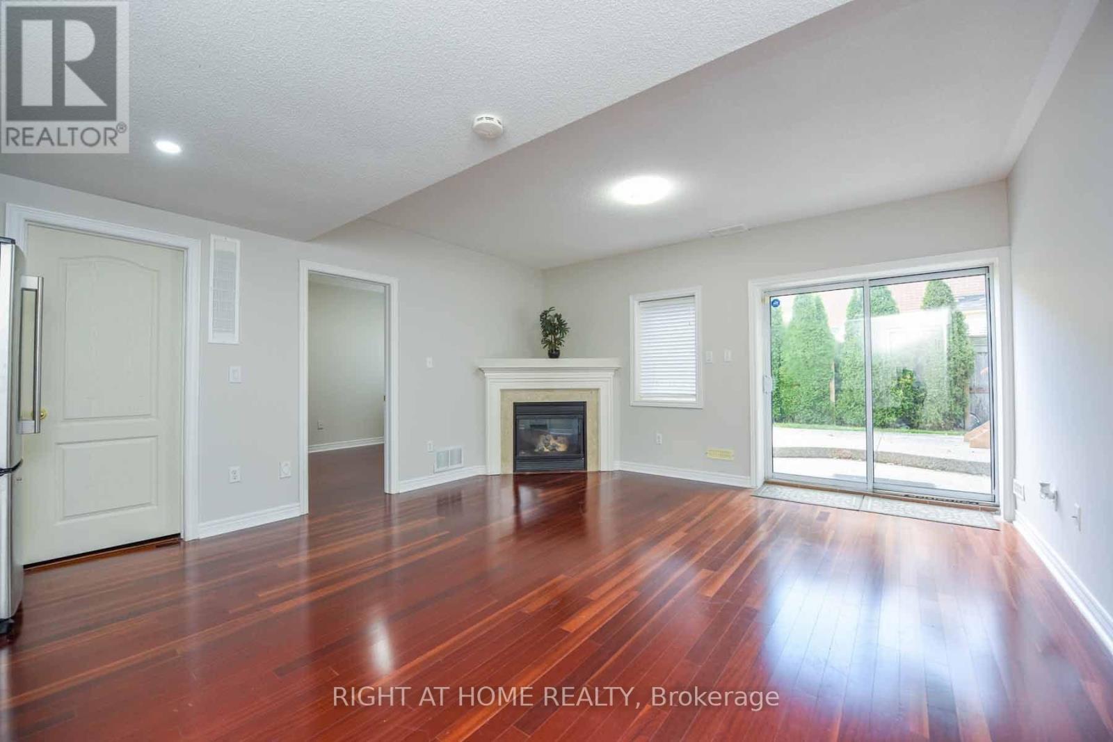 Lower - 2229 Glazebrook Circle, Oakville, Ontario  L6M 5B5 - Photo 2 - W13847276