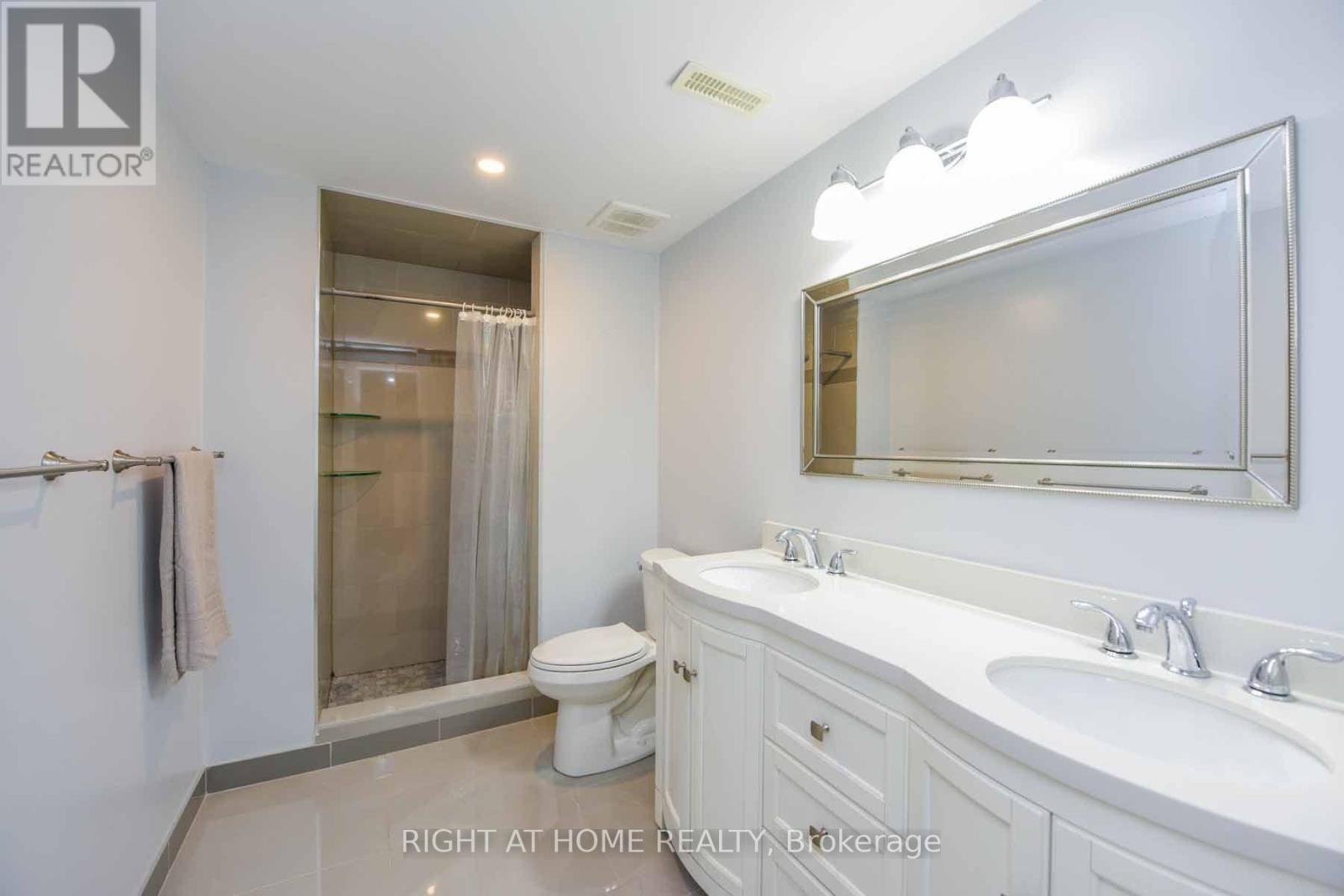 Lower - 2229 Glazebrook Circle, Oakville, Ontario  L6M 5B5 - Photo 7 - W13847276