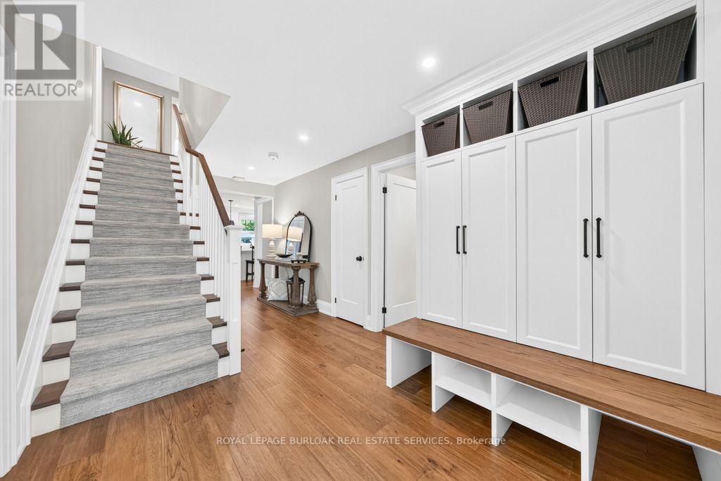 385 Rosslyn Drive, Burlington, Ontario  L7T 1S6 - Photo 3 - W13847330