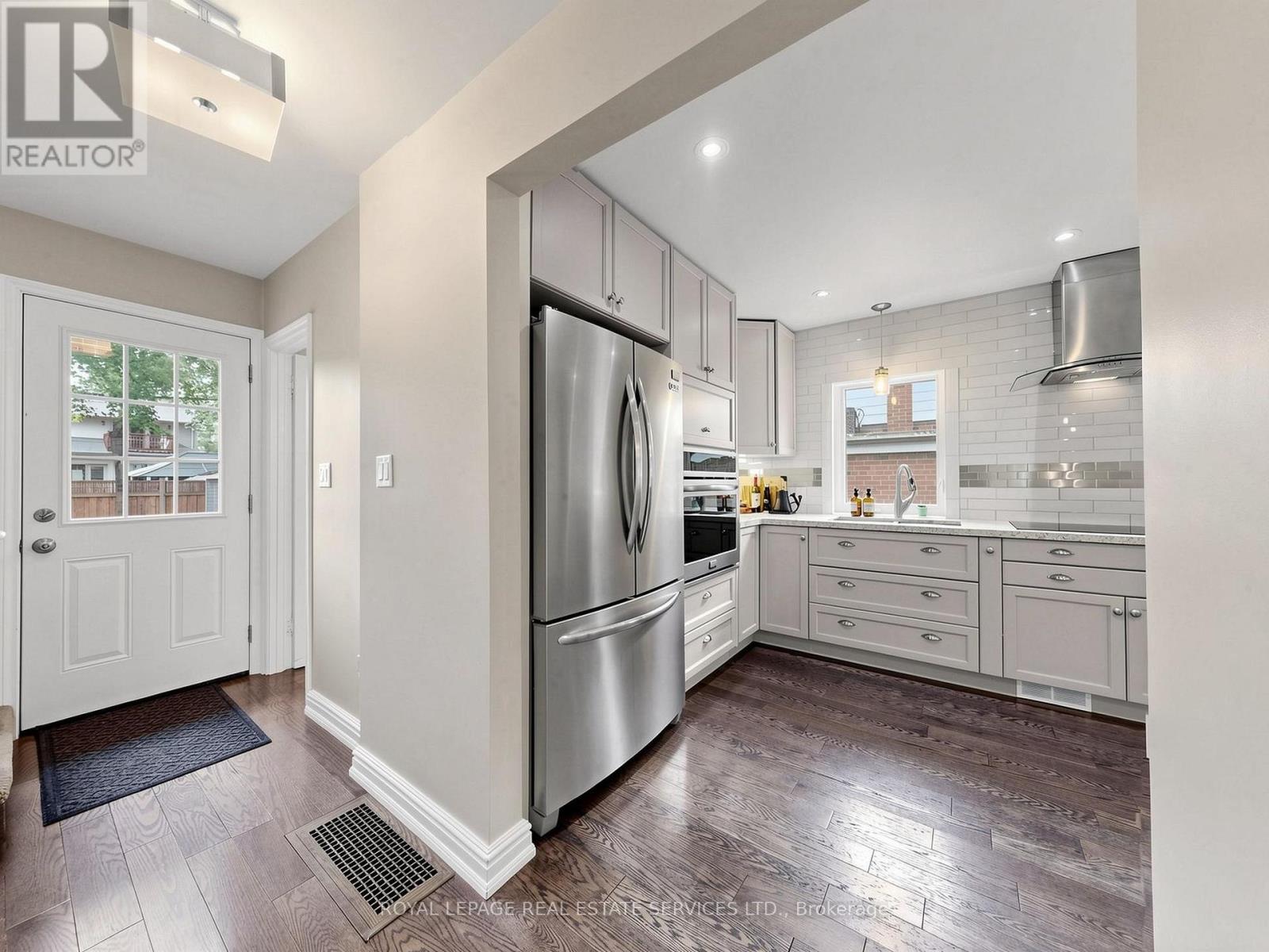 5 Ambleside Avenue, Toronto, Ontario  M8Z 2H5 - Photo 16 - W13847344