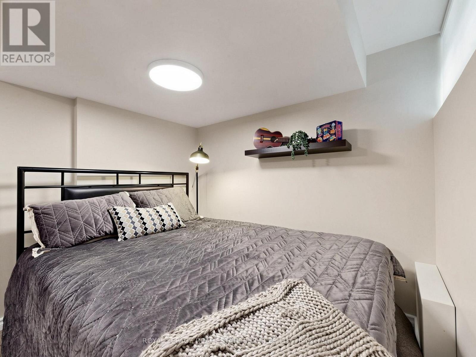 5 Ambleside Avenue, Toronto, Ontario  M8Z 2H5 - Photo 35 - W13847344