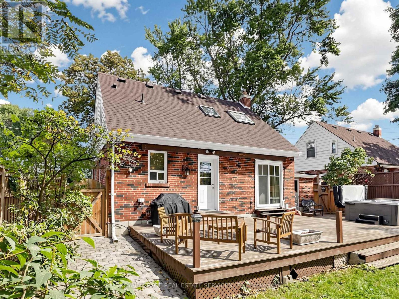 5 Ambleside Avenue, Toronto, Ontario  M8Z 2H5 - Photo 39 - W13847344