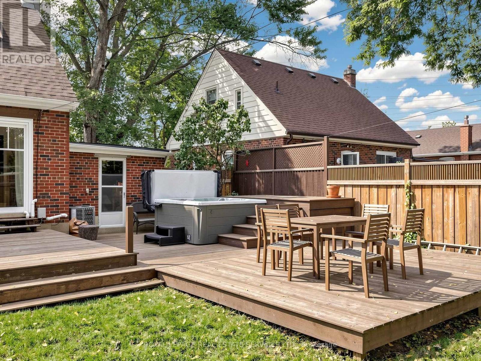 5 Ambleside Avenue, Toronto, Ontario  M8Z 2H5 - Photo 44 - W13847344