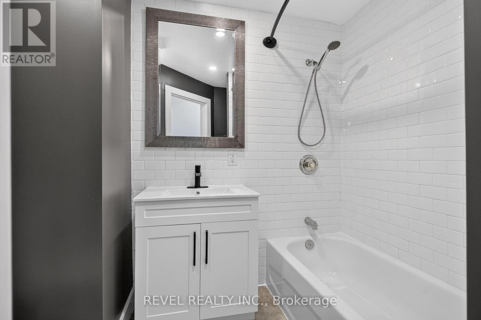 30 Ray Street N, Hamilton, Ontario  L8R 2X4 - Photo 17 - X13847018