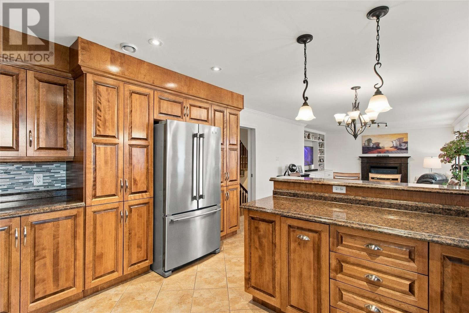 23 Hollyberry Drive, Paradise — photo 11