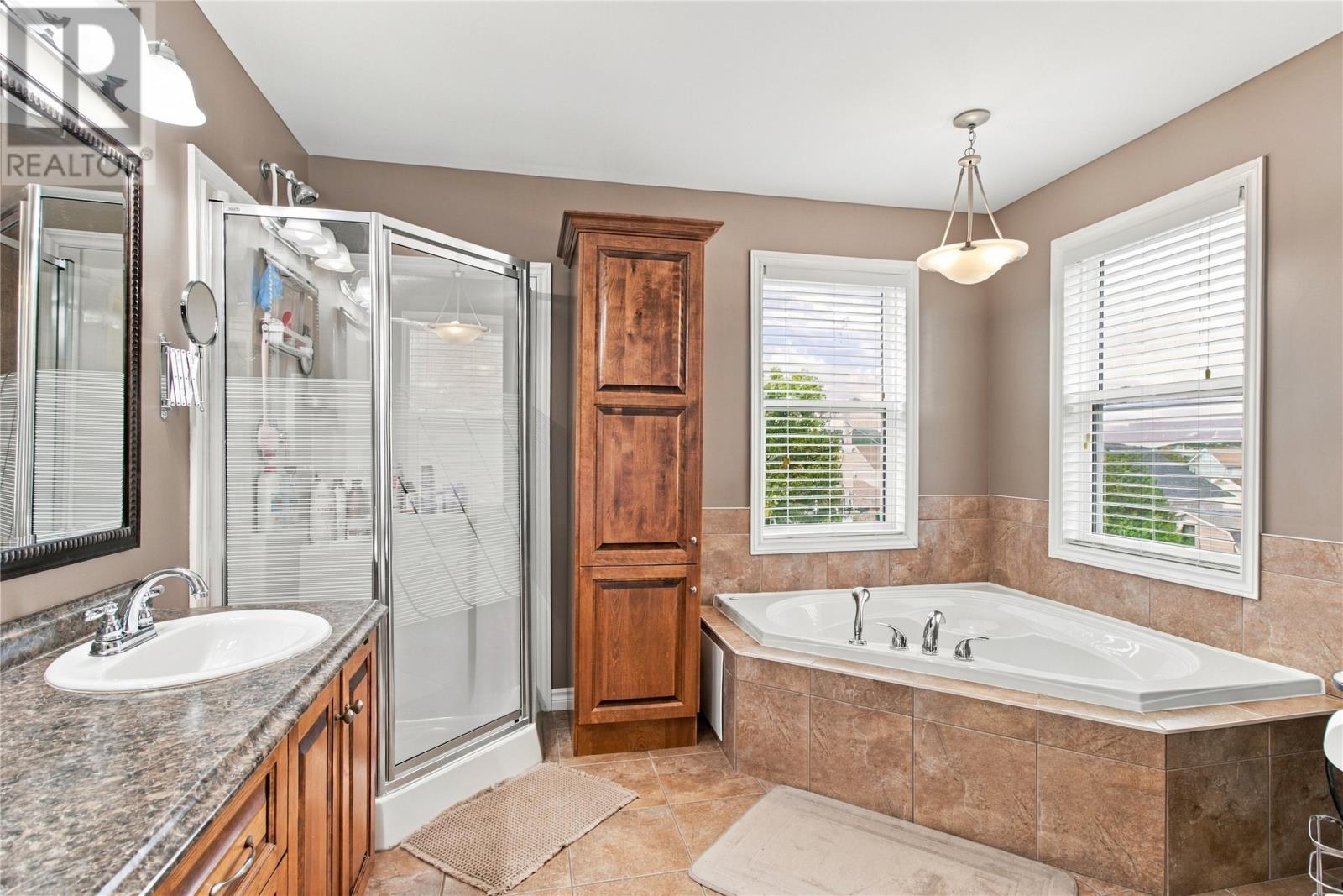 23 Hollyberry Drive, Paradise — photo 28