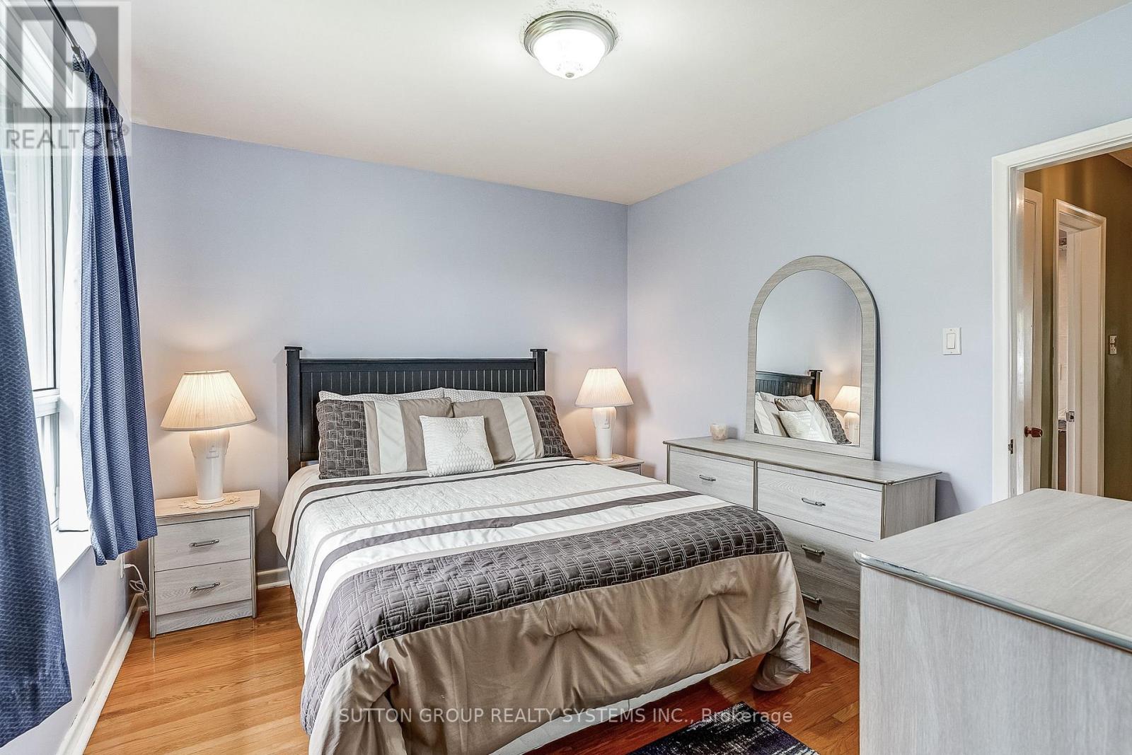 20 Taysham Crescent, Toronto, Ontario  M9V 1X2 - Photo 16 - W13768576