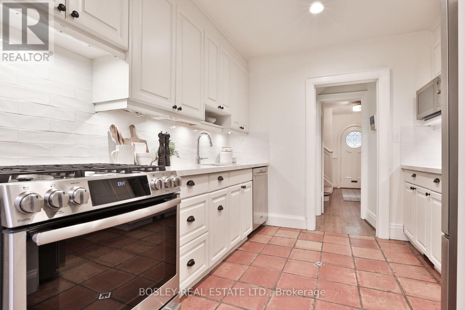 67 Hudson Drive, Toronto, Ontario  M4T 2K2 - Photo 9 - C13845084