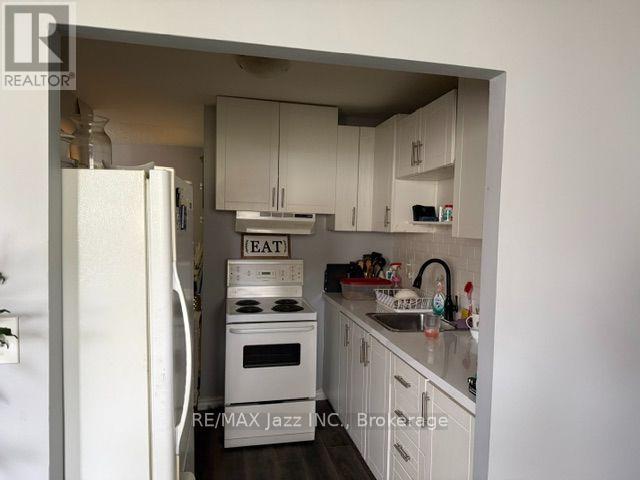 2 - 43 WAYNE AVENUE