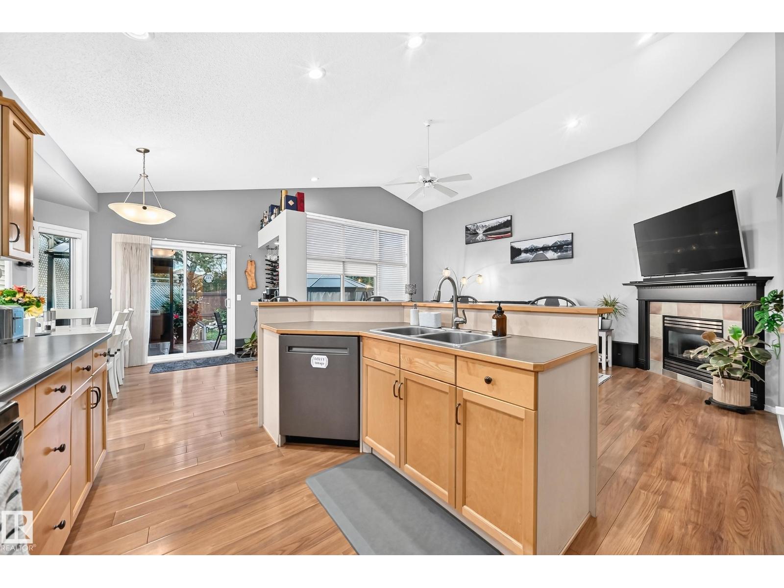 81 DUNFIELD CR