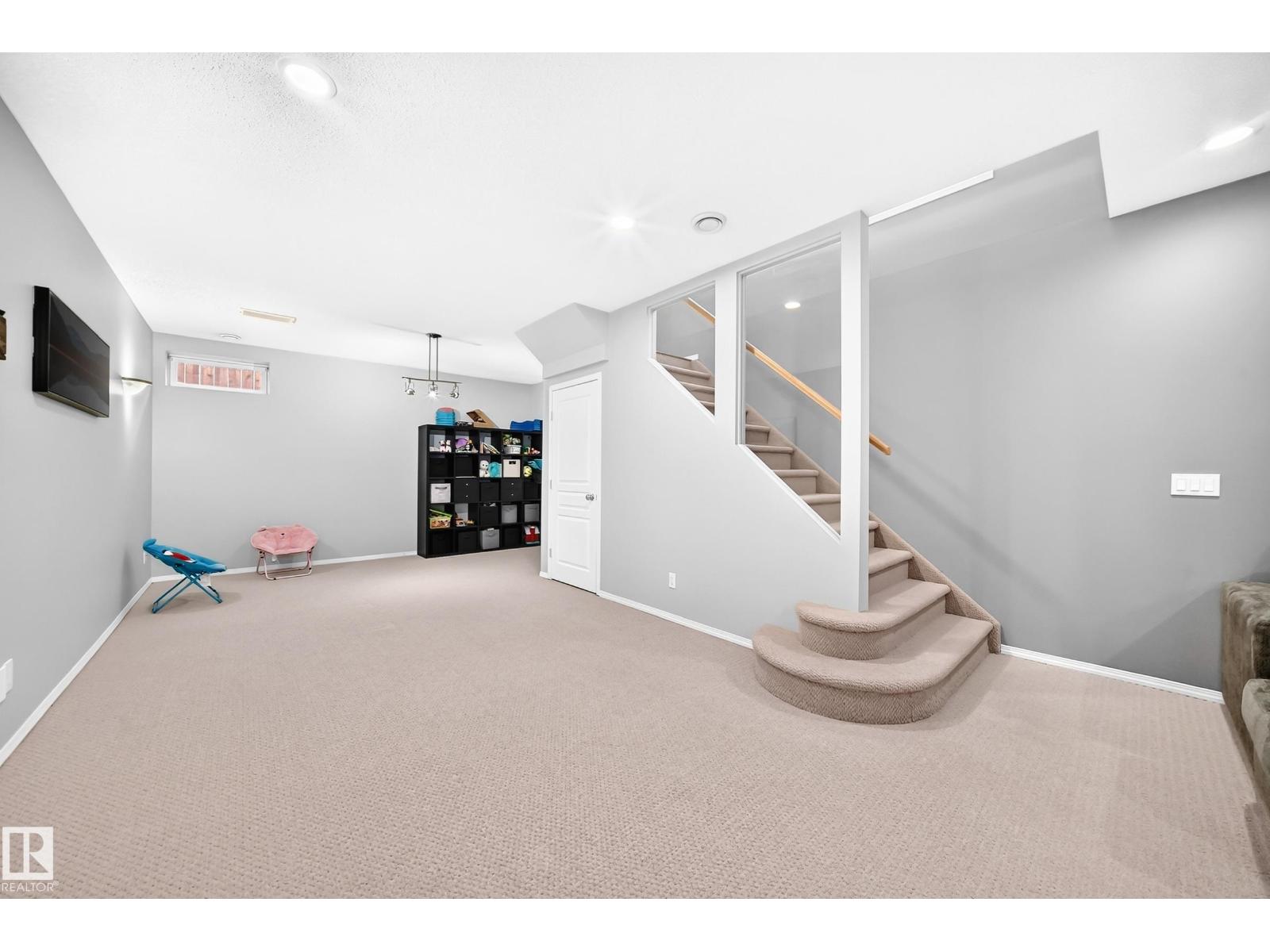 81 DUNFIELD CR