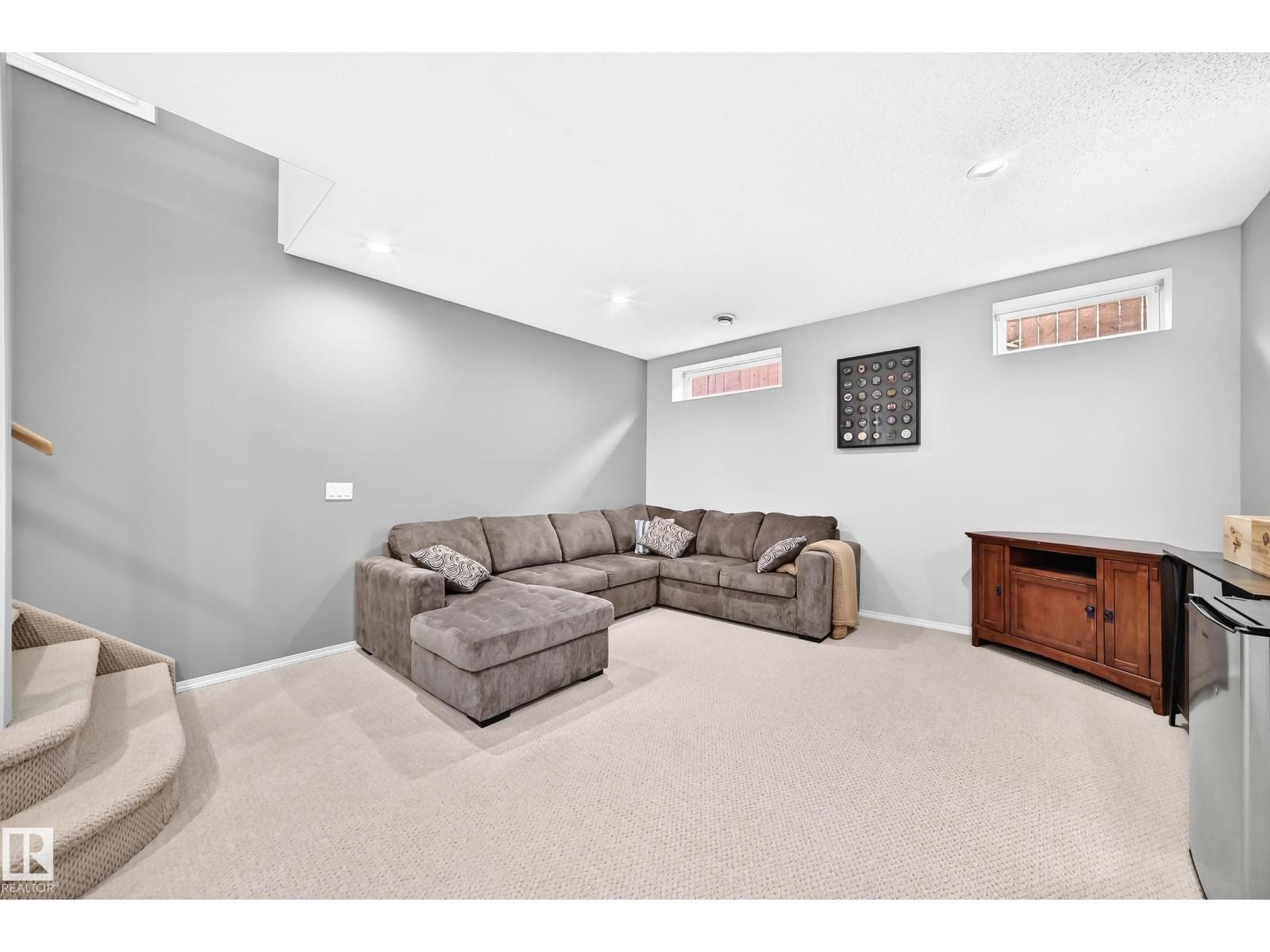81 DUNFIELD CR