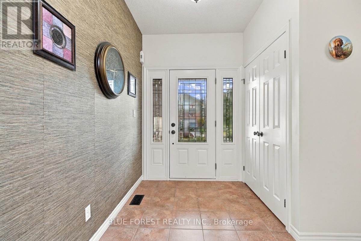 1197 Cardinal Road, London South (South U), Ontario  N6M 0C1 - Photo 6 - X13847532