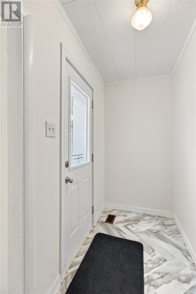 6 Cherry Hill Road, St. John's — photo 4