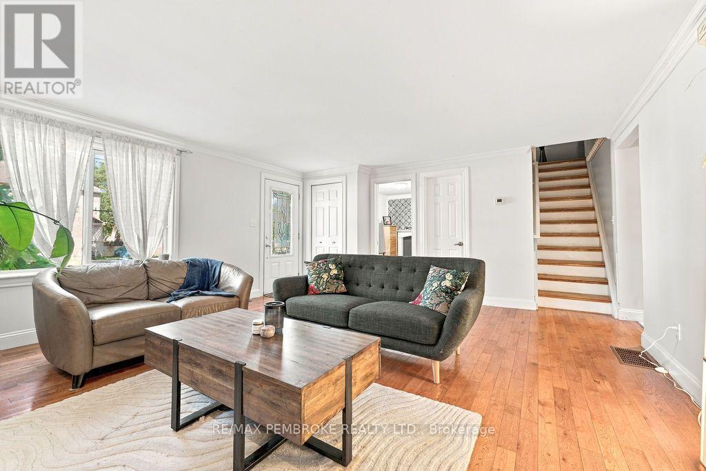 397 Trafalgar Road, Pembroke, Ontario  K8A 5B3 - Photo 6 - X13847618