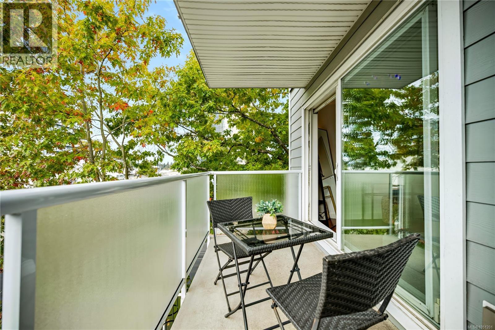 314 1315 Esquimalt Rd