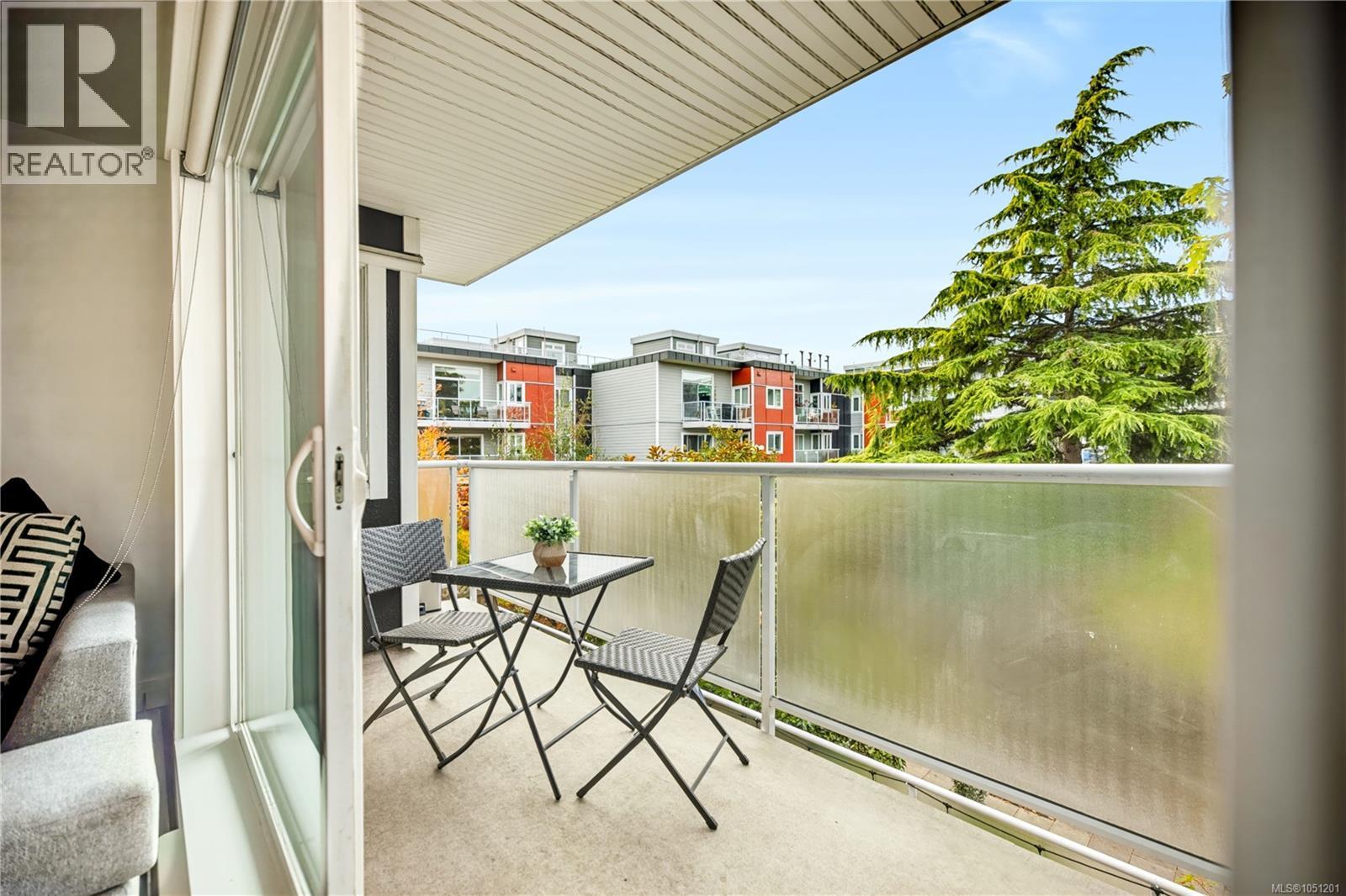 314 1315 Esquimalt Rd