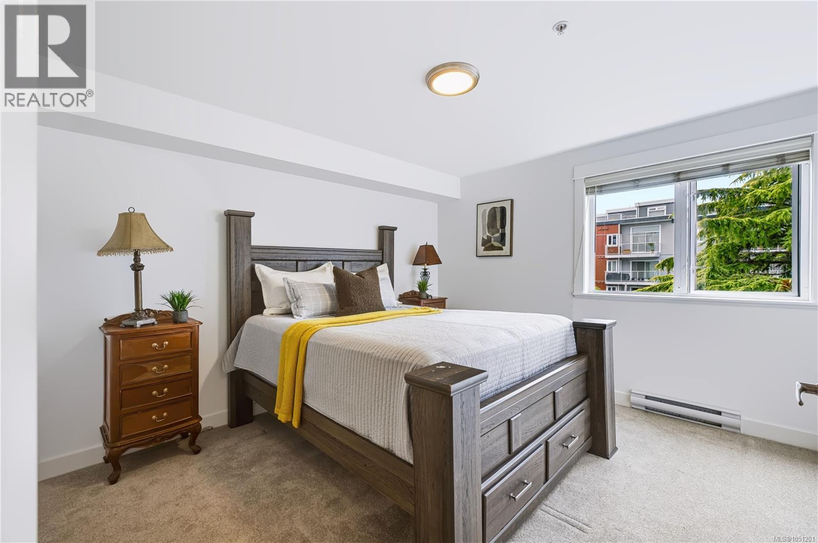 314 1315 Esquimalt Rd