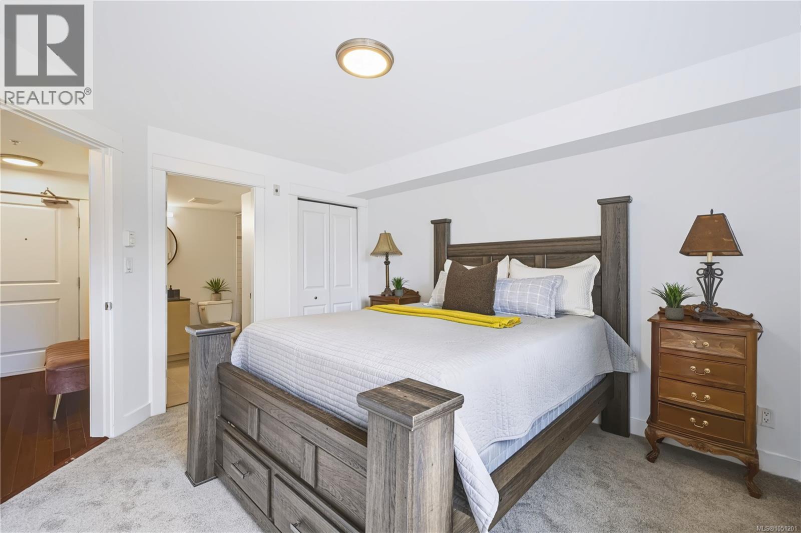 314 1315 Esquimalt Rd