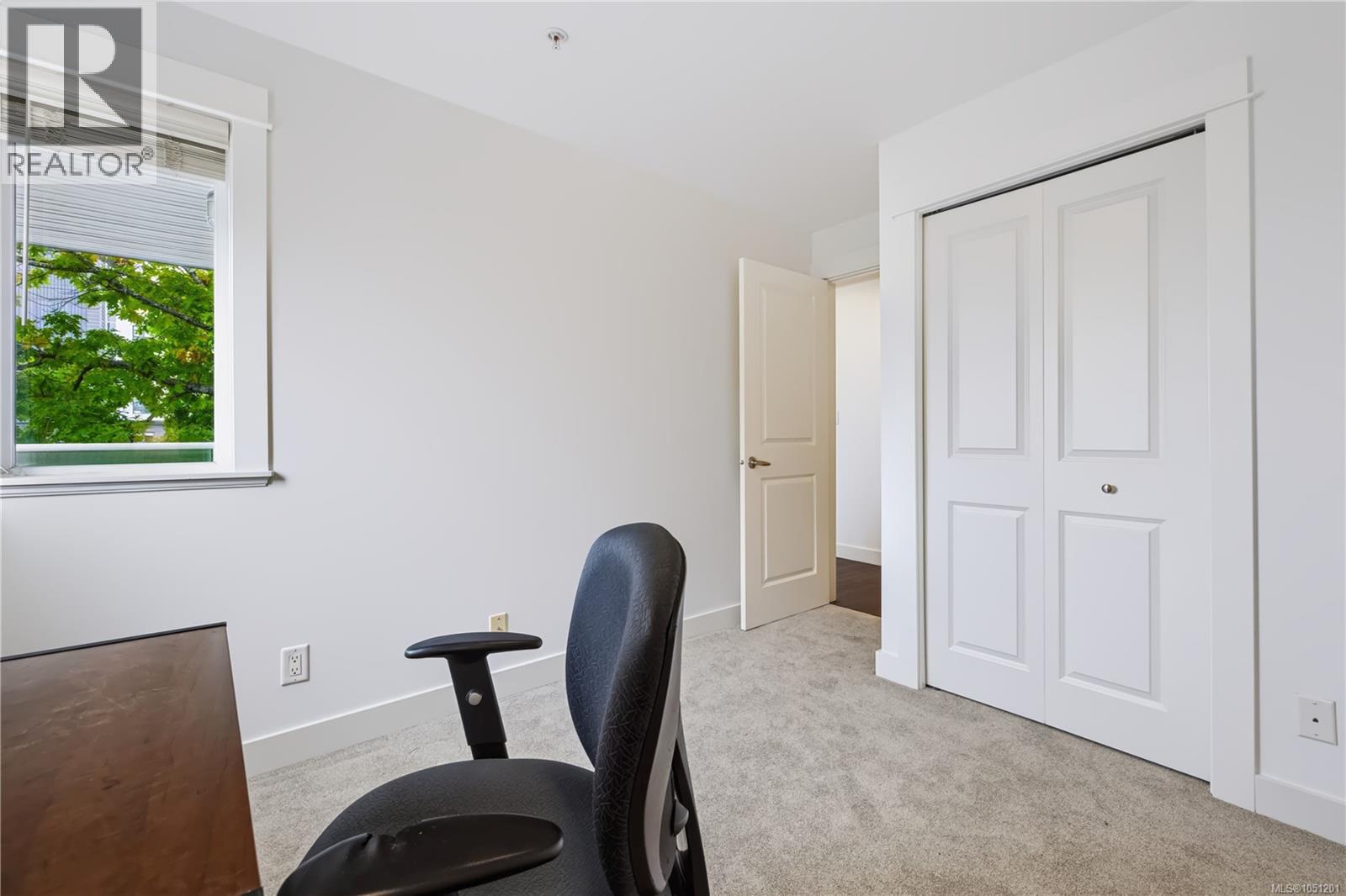 314 1315 Esquimalt Rd