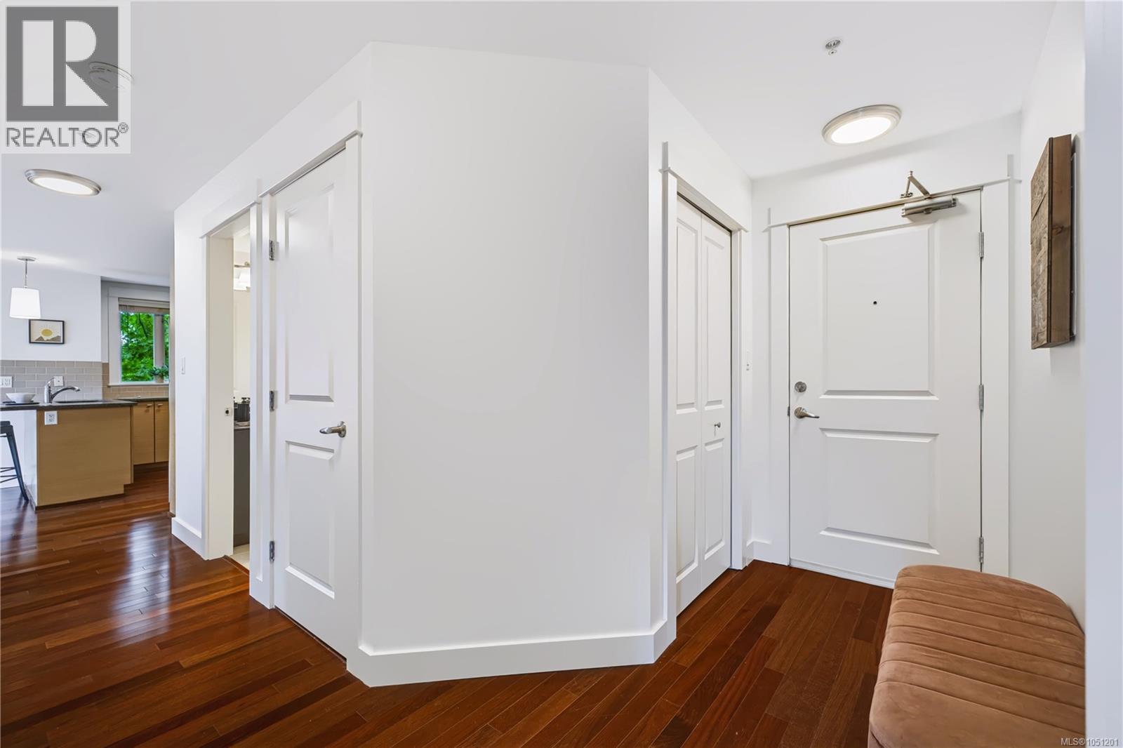 314 1315 Esquimalt Rd